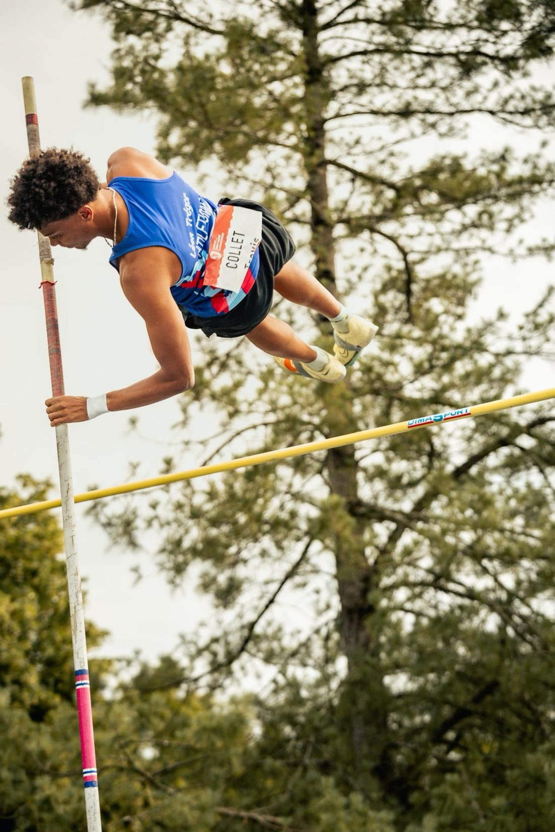 Travis Collet au saut a la perche